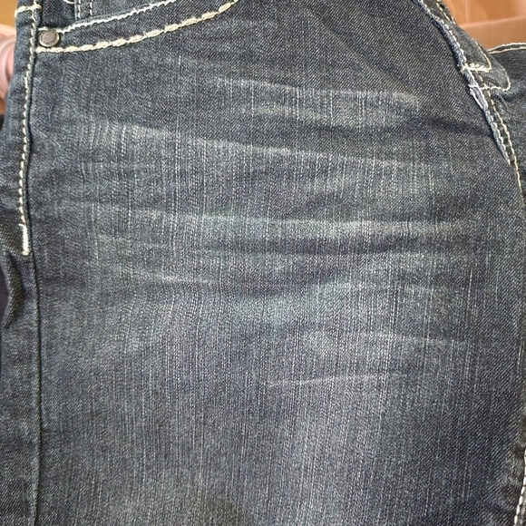 Maurices Dark Wash Blue Denim Jeans Women's 3/4 Short Flare Leg Casual Everyday - Picture 4 of 9